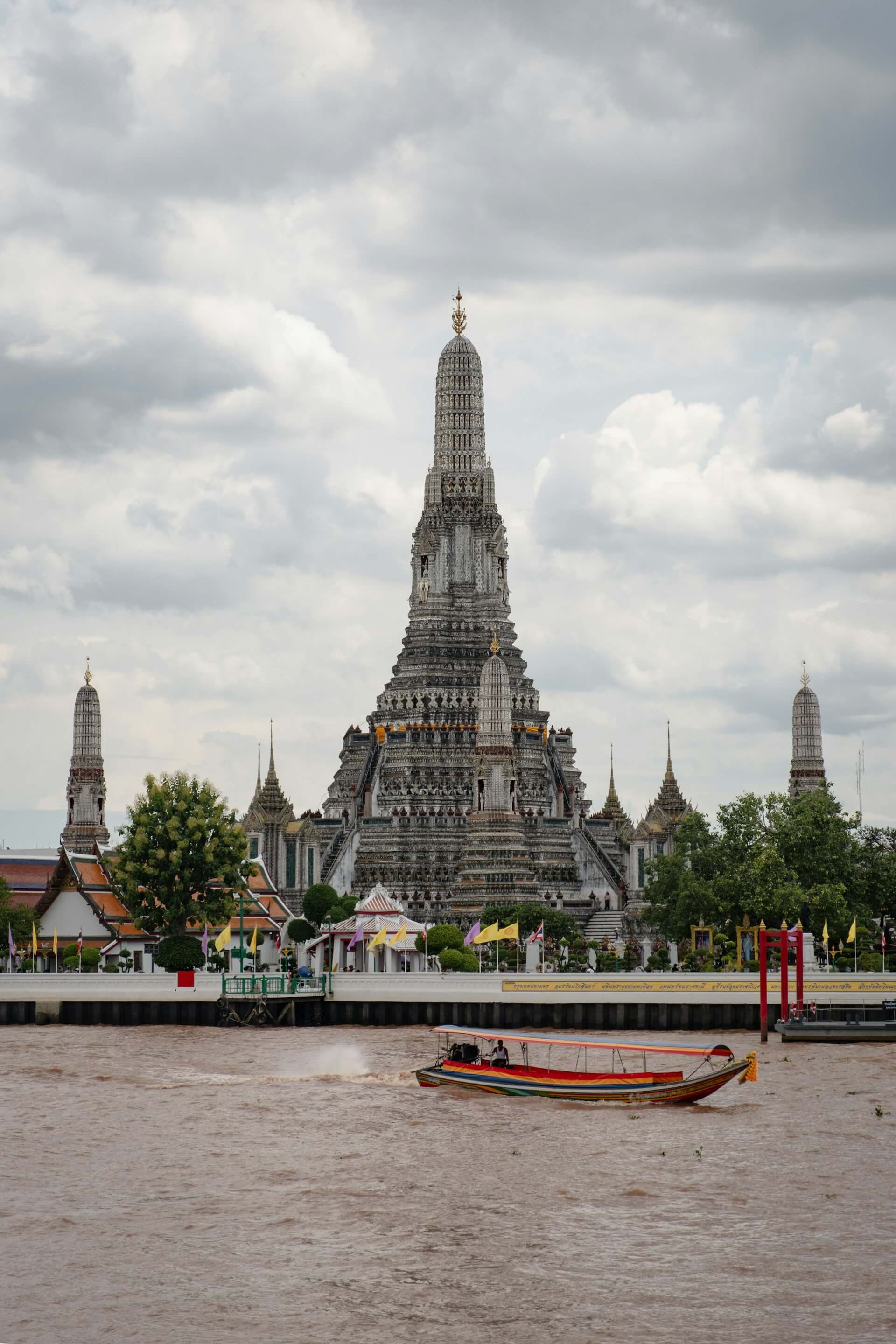 ค้นหาสำนักงานบัญชีในกรุงเทพมหานคร สำนักงานบัญชีกรุงเทพมหานคร — วัดอรุณราชวรารามริมแม่น้ำเจ้าพระยา