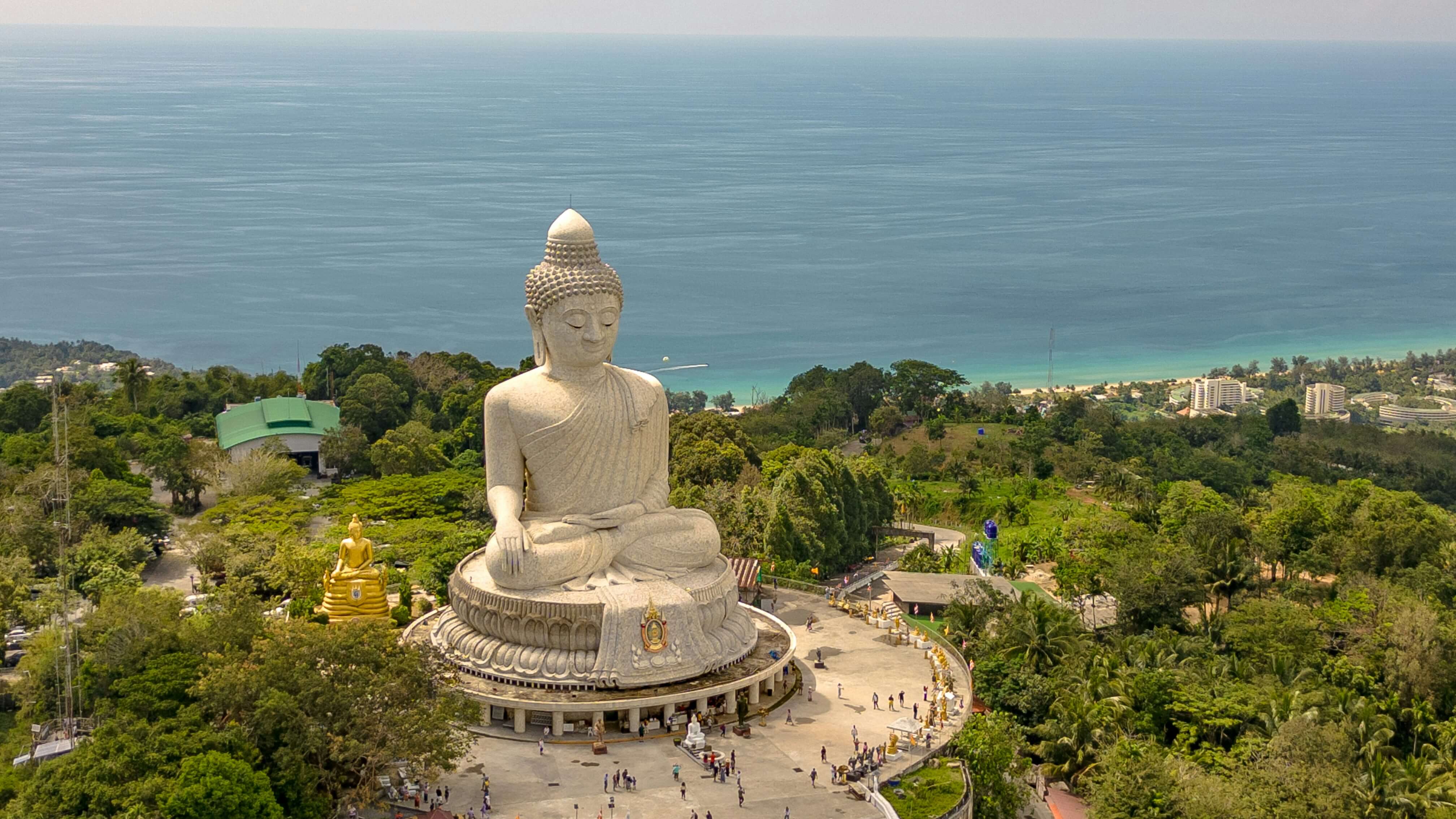 ค้นหาสำนักงานบัญชีในภูเก็ต สำนักงานบัญชีภูเก็ต — พระใหญ่ภูเก็ตมองเห็นชายฝั่ง