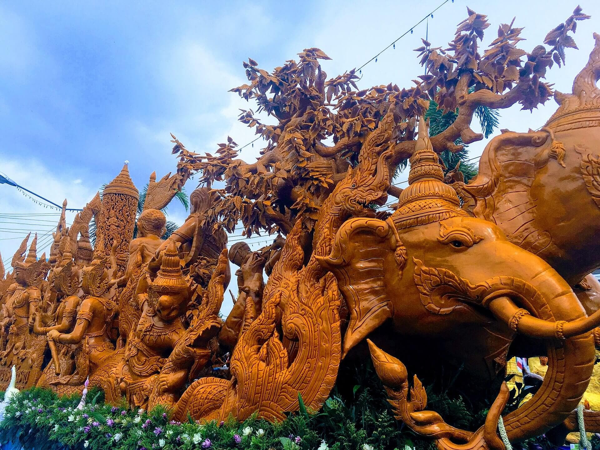 ค้นหาสำนักงานบัญชีในอุบลราชธานี สำนักงานบัญชีอุบลราชธานี — ขบวนแห่เทียนพรรษาแกะสลัก